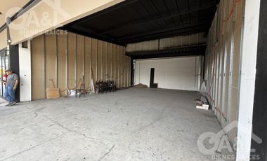 Renta de Locales Comerciales en Plaza Encanto Av. Lazaro Cardenas