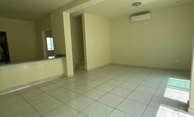 Residencial Long Island, Casa en Renta, 3 recámaras en Esquina en Cancún, Coldwell Banker Punta Sur