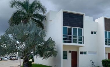Residencial Long Island, Casa en Renta, 3 recámaras en Esquina en Cancún, Coldwell Banker Punta Sur
