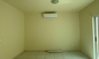 Residencial Long Island, Casa en Renta, 3 recámaras en Esquina en Cancún, Coldwell Banker Punta Sur