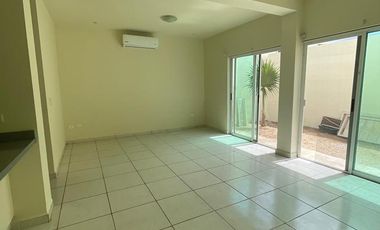 Residencial Long Island, Casa en Renta, 3 recámaras en Esquina en Cancún, Coldwell Banker Punta Sur