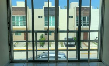 Residencial Long Island, Casa en Renta, 3 recámaras en Esquina en Cancún, Coldwell Banker Punta Sur