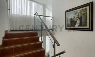 Casa de 4 Pisos + Piscina  – Las Brisas de Villa, Chorrillos