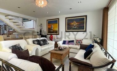 Casa de 4 Pisos + Piscina  – Las Brisas de Villa, Chorrillos