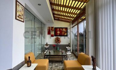 Casa de 4 Pisos + Piscina  – Las Brisas de Villa, Chorrillos