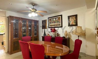 Casa de 4 Pisos + Piscina  – Las Brisas de Villa, Chorrillos