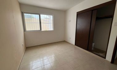 RENTA Casa DE UN NIVEL Fracc. Floresta, Veracruz. REMODELADA DE 3 RECAMARAS