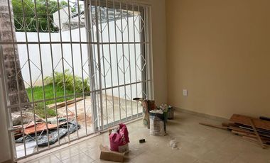 RENTA Casa DE UN NIVEL Fracc. Floresta, Veracruz. REMODELADA DE 3 RECAMARAS