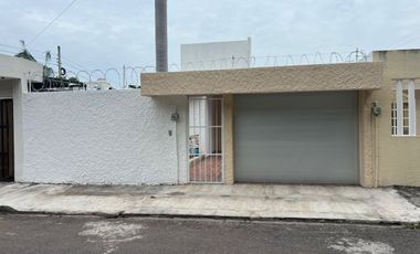 RENTA Casa DE UN NIVEL Fracc. Floresta, Veracruz. REMODELADA DE 3 RECAMARAS