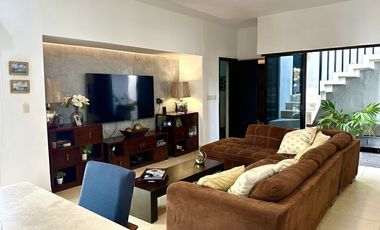 Residencia Contemporánea en Montebello