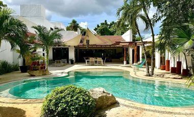 Residencia Contemporánea en Montebello