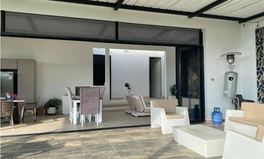 RENTA HERMOSA CASA CAMPESTRE VIA ARMENIA