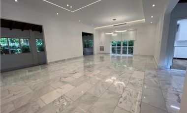 VENTA O ALQUILER CASA ALTOS DE GOLF 2550M2 MODERNA CON PISCINA MLD