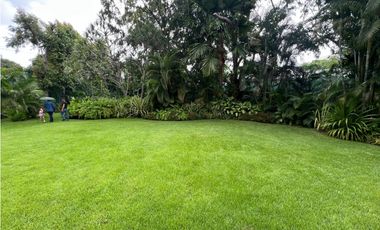 VENTA O ALQUILER CASA ALTOS DE GOLF 2550M2 MODERNA CON PISCINA MLD