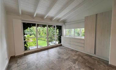 VENTA O ALQUILER CASA ALTOS DE GOLF 2550M2 MODERNA CON PISCINA MLD