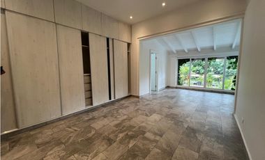 VENTA O ALQUILER CASA ALTOS DE GOLF 2550M2 MODERNA CON PISCINA MLD