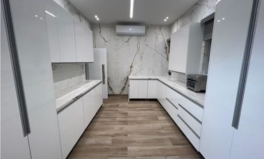 VENTA O ALQUILER CASA ALTOS DE GOLF 2550M2 MODERNA CON PISCINA MLD