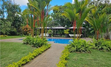 VENTA O ALQUILER CASA ALTOS DE GOLF 2550M2 MODERNA CON PISCINA MLD