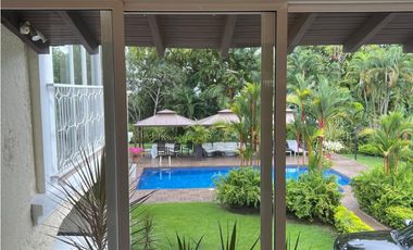 VENTA O ALQUILER CASA ALTOS DE GOLF 2550M2 MODERNA CON PISCINA MLD