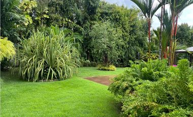 VENTA O ALQUILER CASA ALTOS DE GOLF 2550M2 MODERNA CON PISCINA MLD