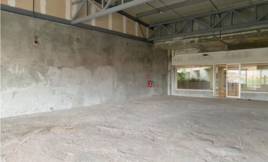 LOCAL COMERCIAL / PASEO ALBROOK / PLANTA ALTA / 196M / TERRAZA