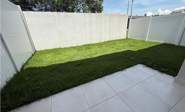 SEA CONFIABLE VENDE HERMOSA CASA LISTA PARA ENTREGAR EN COSTA SUR