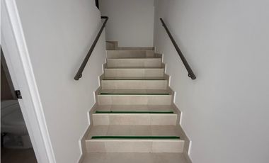 SEA CONFIABLE VENDE HERMOSA CASA LISTA PARA ENTREGAR EN COSTA SUR