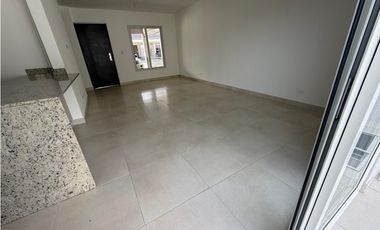 SEA CONFIABLE VENDE HERMOSA CASA LISTA PARA ENTREGAR EN COSTA SUR