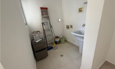 SEA CONFIABLE VENDE HERMOSA CASA LISTA PARA ENTREGAR EN COSTA SUR