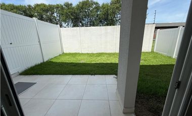 SEA CONFIABLE VENDE HERMOSA CASA LISTA PARA ENTREGAR EN COSTA SUR