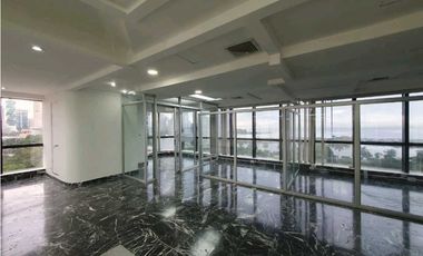 OFICINA EN AVENIDA BALBOA TORRE BAC 250M2 CON VISTAS AL MAR