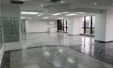 OFICINA EN AVENIDA BALBOA TORRE BAC 250M2 CON VISTAS AL MAR