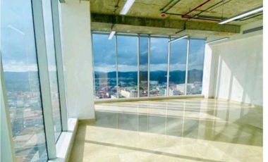 SE ALQUILA OFICINA DE 75 M2 EN LA AV.BALBOA, PH BOC, VISTA AL MAR
