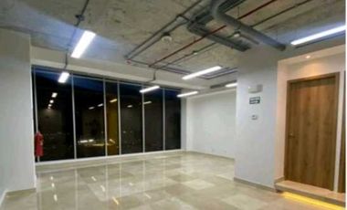 SE ALQUILA OFICINA DE 75 M2 EN LA AV.BALBOA, PH BOC, VISTA AL MAR