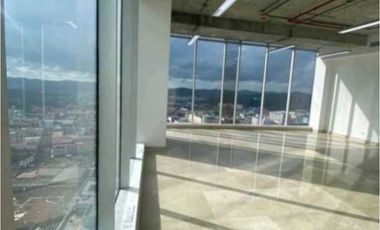 SE ALQUILA OFICINA DE 75 M2 EN LA AV.BALBOA, PH BOC, VISTA AL MAR