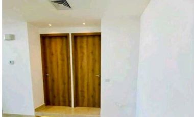 SE ALQUILA OFICINA DE 75 M2 EN LA AV.BALBOA, PH BOC, VISTA AL MAR