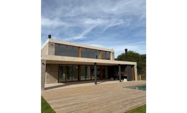 CASA EN COSTA ESMERAL MARTIMO III