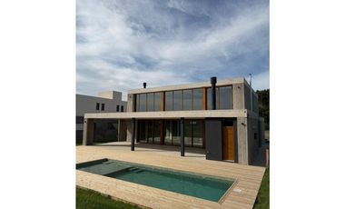 CASA EN COSTA ESMERAL MARTIMO III