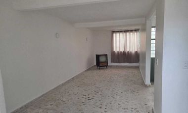 CASA EN VENTA EN CUAUTLA, SÓLO $890,000