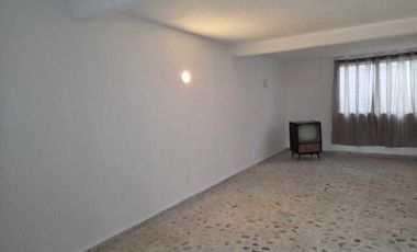 CASA EN VENTA EN CUAUTLA, SÓLO $890,000