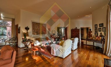 VENDE  O RENTA CASA EN CALLE CERRADA EN LOMAS ALTAS