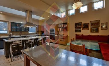 VENDE  O RENTA CASA EN CALLE CERRADA EN LOMAS ALTAS