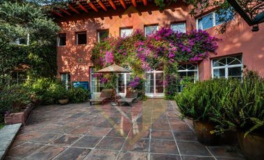 VENDE  O RENTA CASA EN CALLE CERRADA EN LOMAS ALTAS