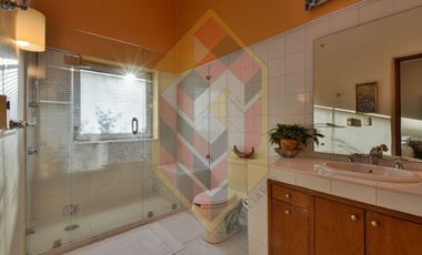 VENDE  O RENTA CASA EN CALLE CERRADA EN LOMAS ALTAS