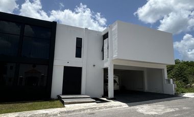 CASA EN VENTA CAMPECHE HILLS