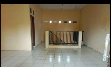 Rumah Disewakan di Kutisari