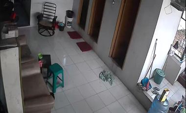 DIJUAL CEPAT Rumah/pabrik konveksi 2 lt di jl Pejagalan 5, Jktbar