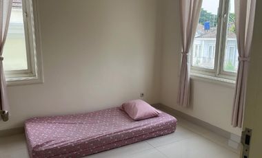 Dijual cepat Rumah 2 lantai di Les Belles Maisons, Serpong, Tangerang