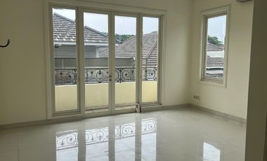 Dijual cepat Rumah 2 lantai di Les Belles Maisons, Serpong, Tangerang