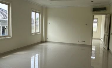 Dijual cepat Rumah 2 lantai di Les Belles Maisons, Serpong, Tangerang